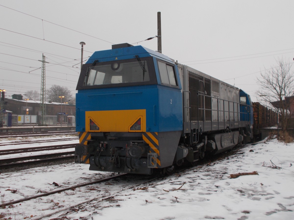 Einen Holzzug holte 272 201,am 10.Januar 2016,von Bergen/R�gen ab.