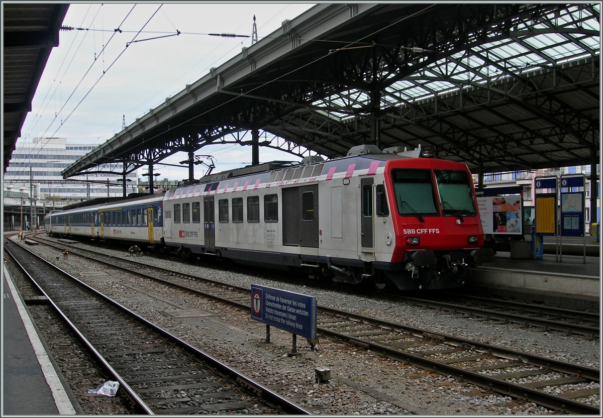 Einer der letzten ex MThB  Seehasen : der RBDe 561 173-6 in Lausanne. 
25. August 2014