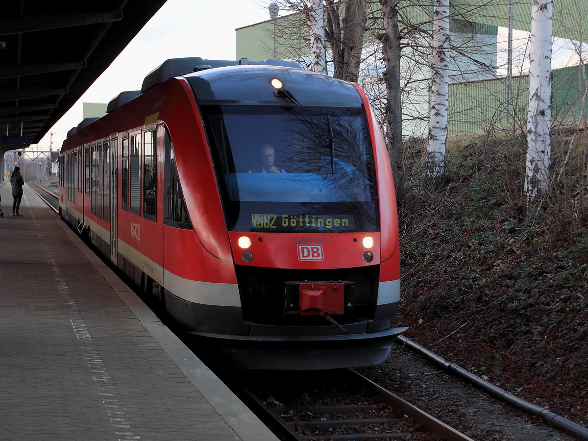 Einfahrt 648 757 als RB 82 von G�ttingen in den Bahnhof Bad Harzburg und zur R�ckfahrt nach G�ttingen am 23. Dezember 2015. 