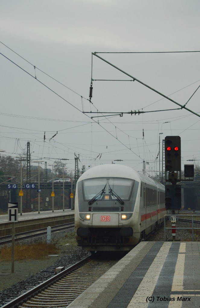 Einfahrt des IC 2374 nach Sylt am 23.01.2016 in Darmstadt Hbf.