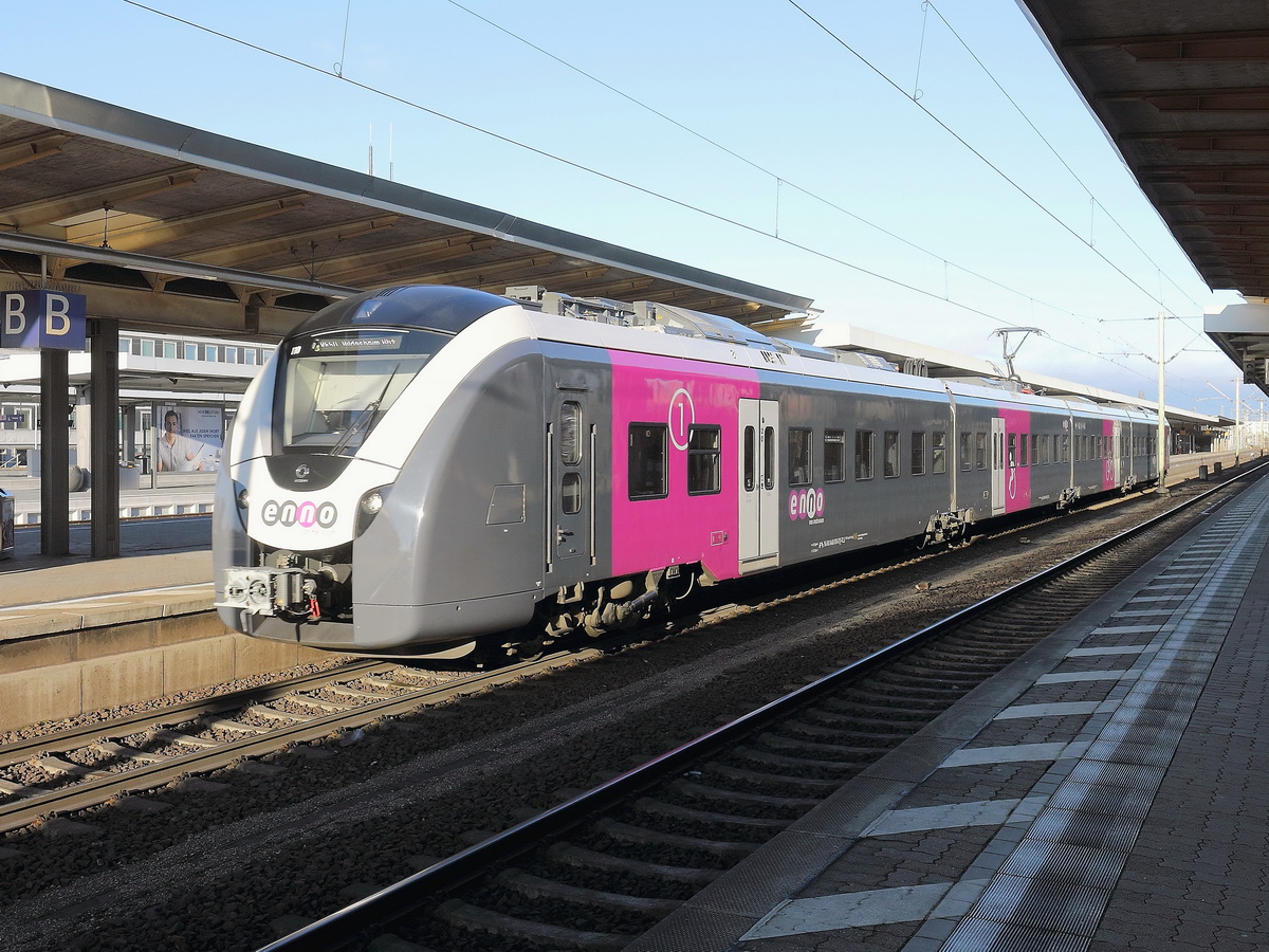 Einfahrt Enno (Metronom) 94 80 1 440 110-3D-TLS in den Bahnhof von Braunschweig am 21. Januar 2017.