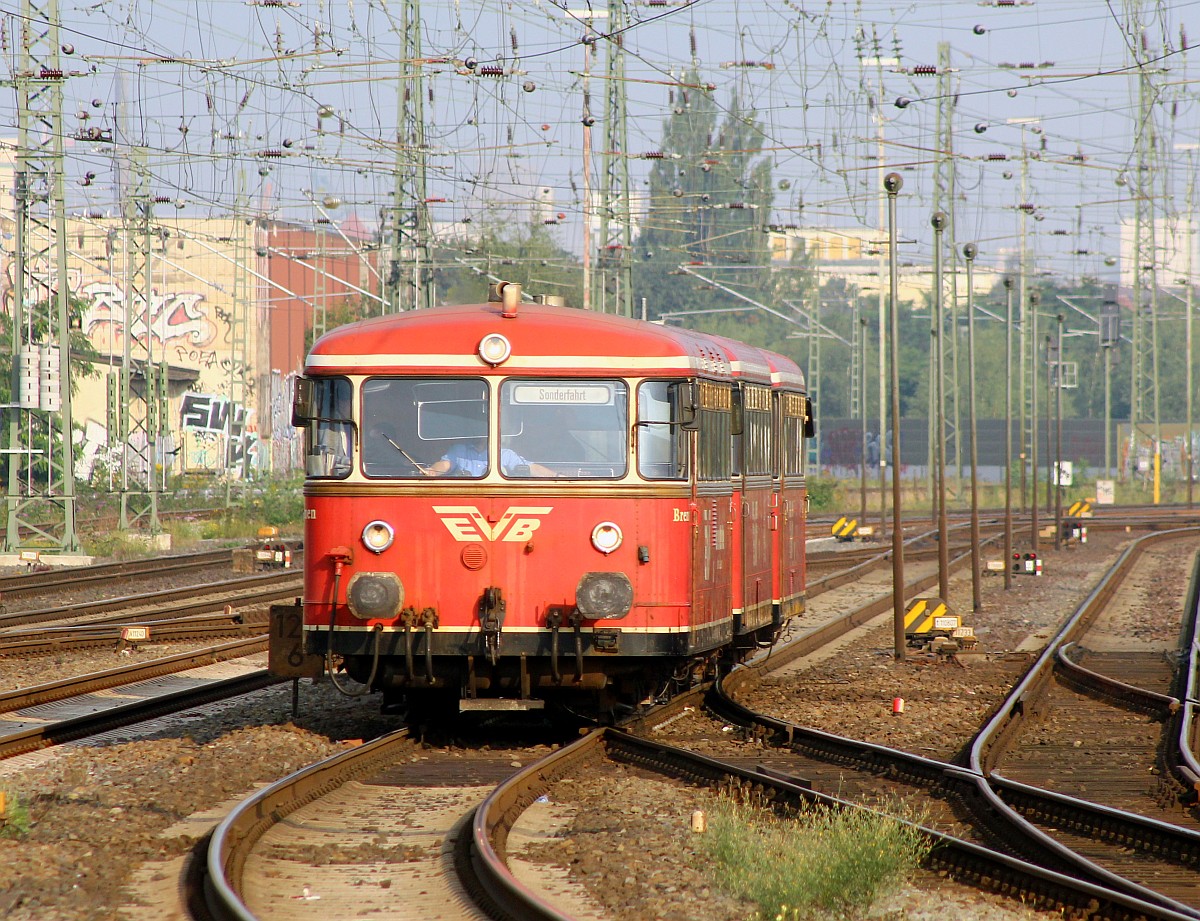 Einfahrt für den  Moorexpress  in Form von EVB 168/0796 826-5, EVB 117/0996 641-6 und EVB 118/0996 915-2 in den Bremer Hauptbahnhof. 29.08.2015