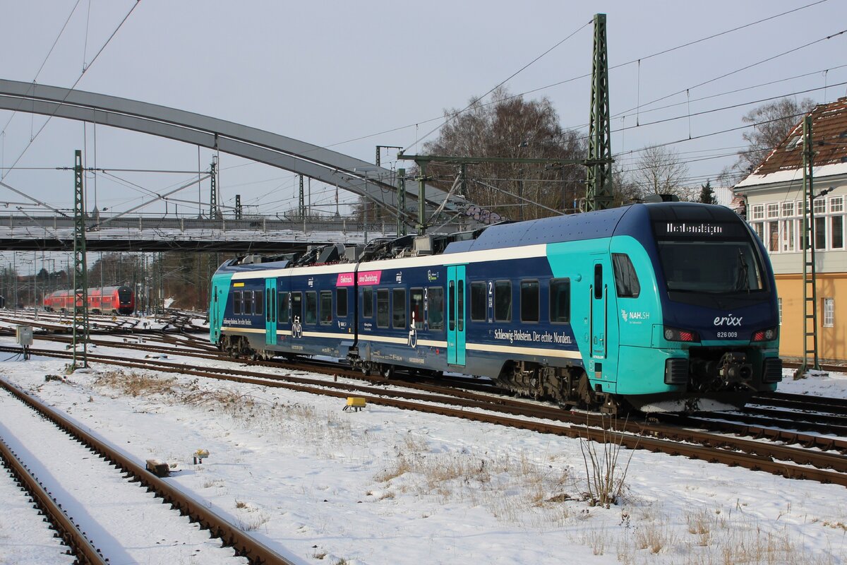 Elektro-Diesel Flirt 826 003 verlasst als RB nach Kiel L�beck Hbf am 20 Februari 2026.