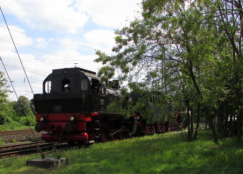 ELNA 184 DME (Eisenbahnmuseum Darmstadt) stand am 04.Mai.2014 f�r F�hrerstandsmitfahrten zur verf�gung.
Hier beim Lokschuppen-Fest