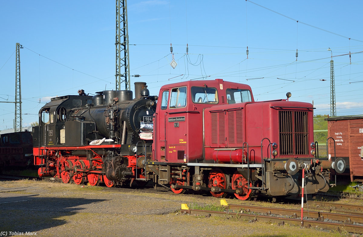 ELNA 184 DME und VL 12 sonnten sich am Vortag der Bahnwelttage 2016 (04.05.2016) in der Abendsonne.