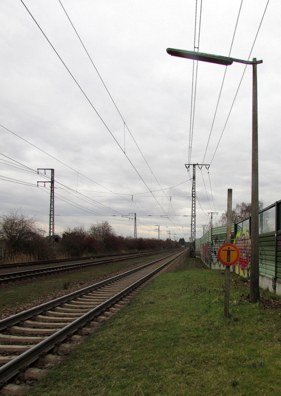 Ende des Bahnsteigs in Weiterstadt am 01.M�rz.2014.
Blickrichtung Darmstadt.