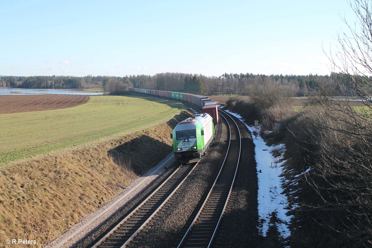 ER20-01 alais 223 101 zieht den Wiesau Containerzug von Wiesau nach Hof/Hamburg bei Oberteich. 30.01.18