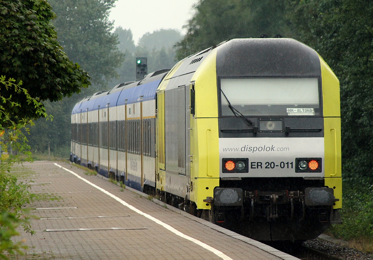 ER20-011/223 011-8 schiebt hier eine NOB nach Hamburg aus dem Husumer Bahnhof. 10.09.2013