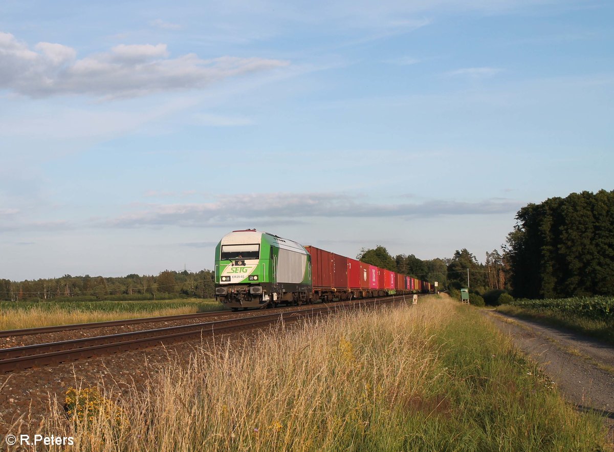 ER20-02 zieht den Wiesaucontainerzug bei Oberteich. 13.07.20