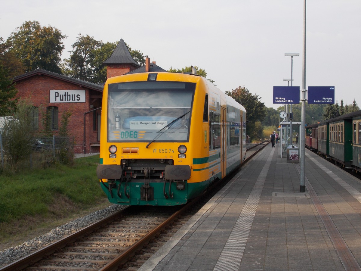 Ersatz f�r den Stammtriebwagen VT650 032 hat die PRESS bei der ODEG gefunden.Hier kam,am 07.September 2014,der ODEG VT650.74 aus Lauterbach Mole in Putbus an.