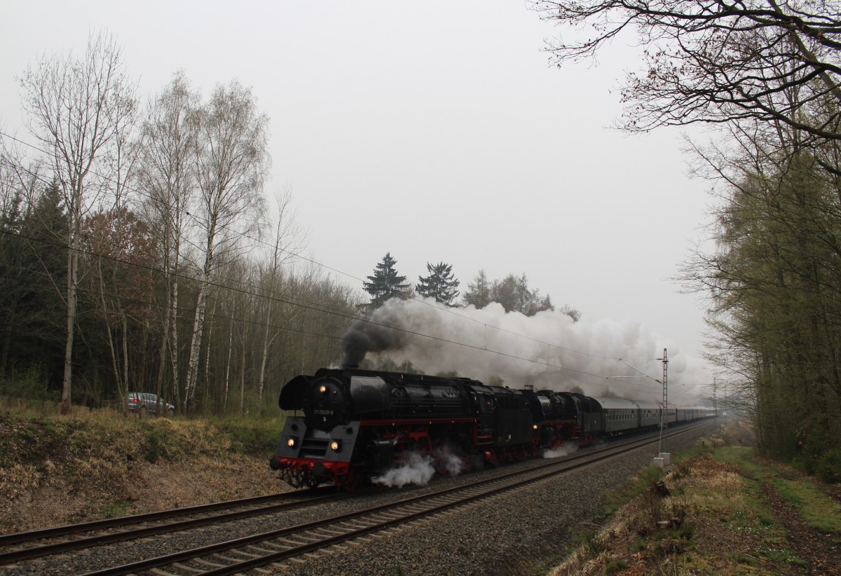 Erzgebirgsrundfahrt mit 01 509 und 23 1097 am 05.04.14 �ber Cheb. Hier zusehen in J��nitz/V.