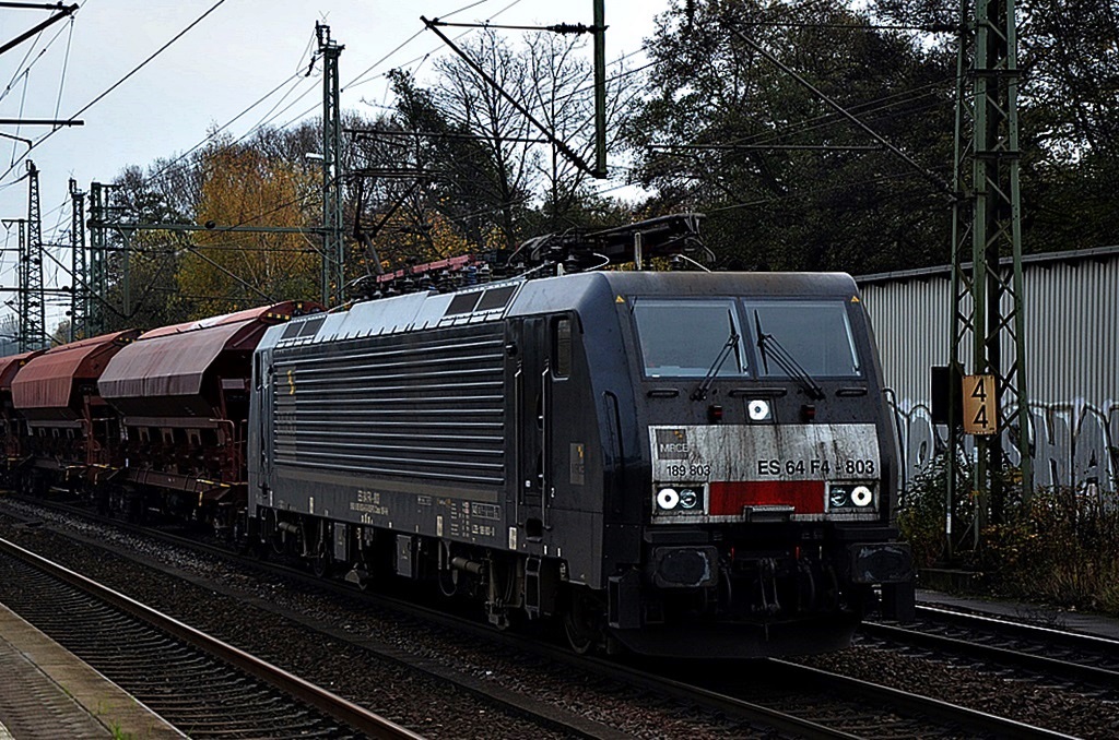 ES 64 F4-803 zog einen ganzzug durch hh-harburg,10.11.14