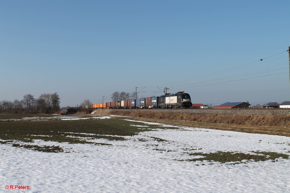 ES 64 U2- 071 Eurogat zieht einen Containerzug bei Moosham. 11.02.17