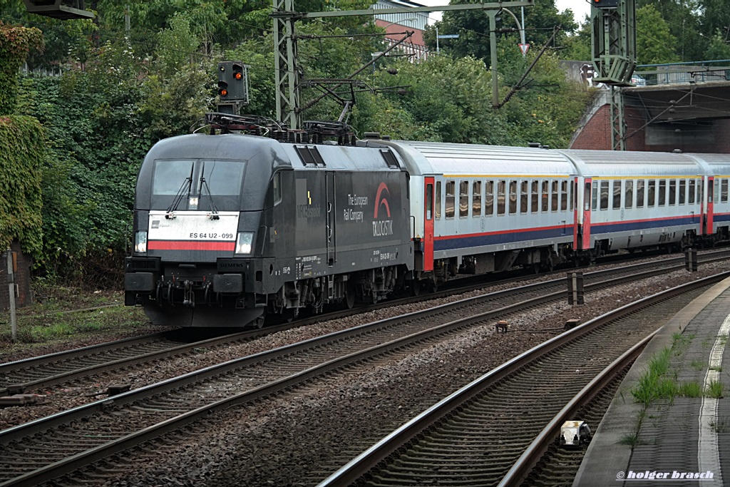 ES 64 U2-099 der TX logistik ist mit einen sonderzug am 25.09.13 durch hh-harburg gefahren