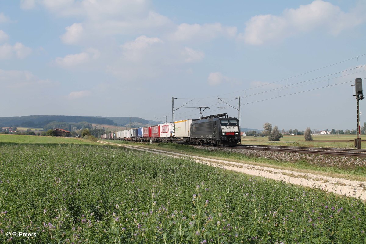 ES64 F4 086 zieht ein KLV-Zug kurz vor Wettersheim bei Treuchtlingen. 24.09.16