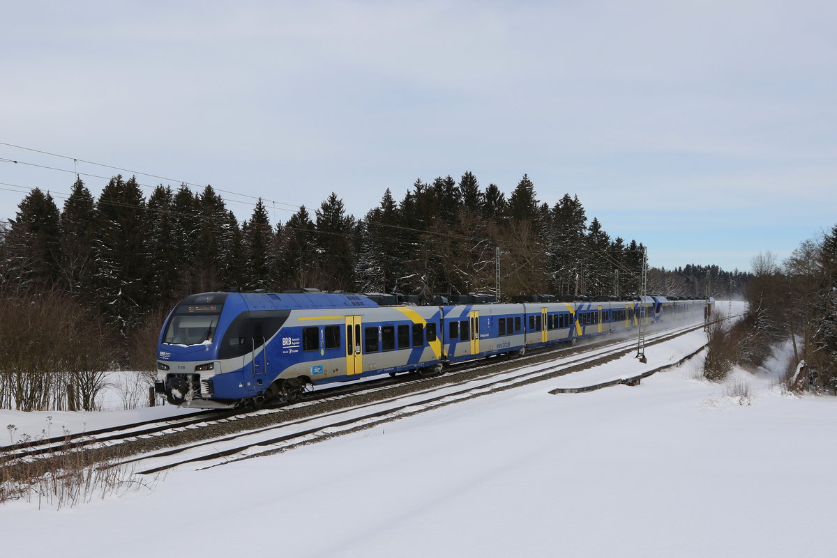 ET 308 der  Bayerischen Regiobahn  auf dem Weg von Freilassing nach Mnchen. Aufgenommen am 27. Januar 2021 bei Grabensttt im Chiemgau.