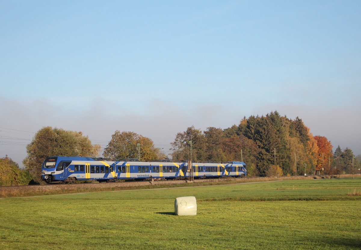 ET 309 am Morgen des 26. Oktobers 2015 auf dem Weg nach Freilassing, kurz nach Prien am Chiemsee.