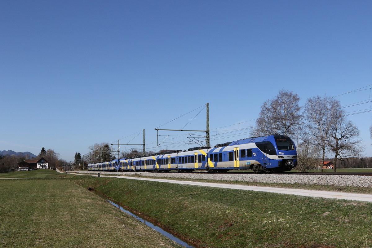 ET 309 auf dem Weg nach Salzburg am 31. Mrz 2021 bei bersee am Chiemsee.