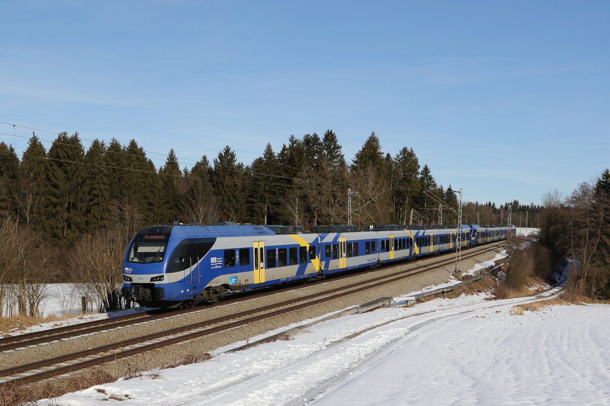 ET 315 auf dem Weg nach München am 27. Januar 2022 bei Grabenstätt im Chiemgau.