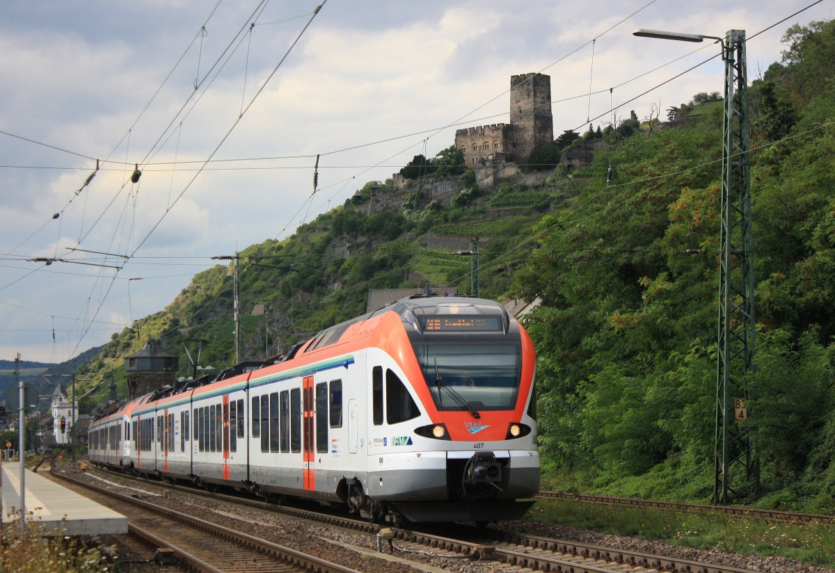 ET 407 am 21. August 2014 bei der Ausfahrt aus dem Bahnhof von Kaub.