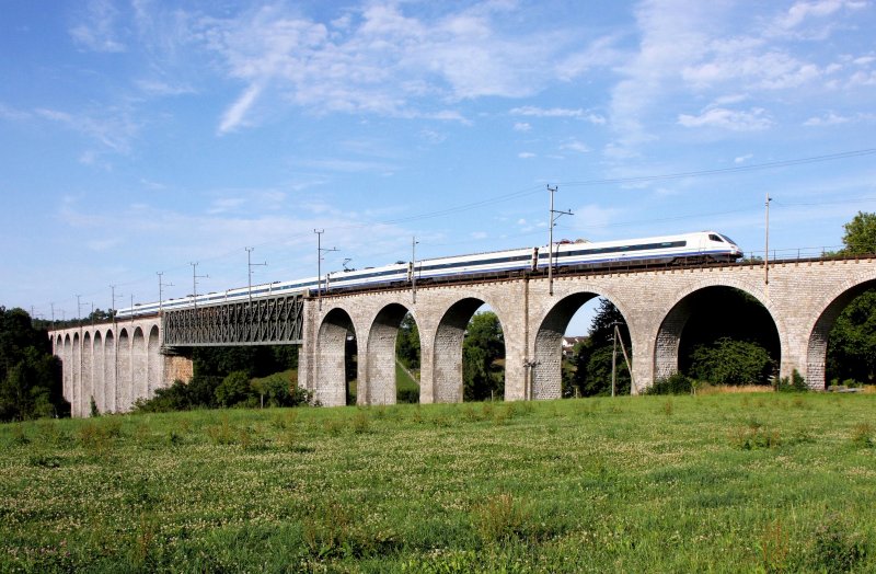 ETR 470 003 als CIS 157 Schaffhausen - Milano Centrale am 06.08.08 auf dem Eglisauer Viadukt 