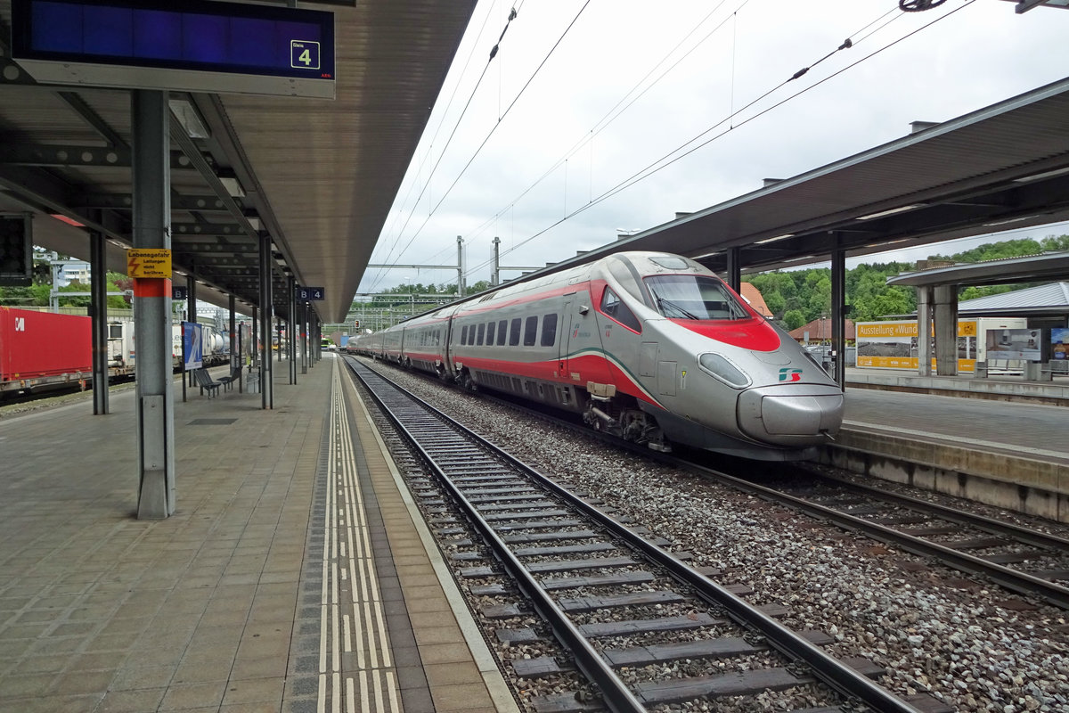 ETR 610 104 steht am 28 Mai 2019 in Spiez.