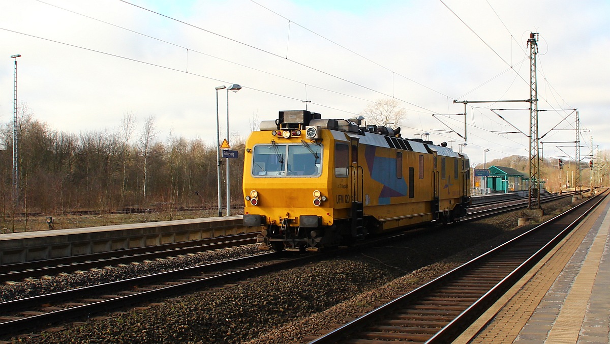 Eurailscout UFM 120  Ir.T.Regtuijt (97 86 30 501 17-6)als DBV 92896 auf dem Weg nach Bad Bentheim, hier fotografiert in Schleswig. 12.03.2012