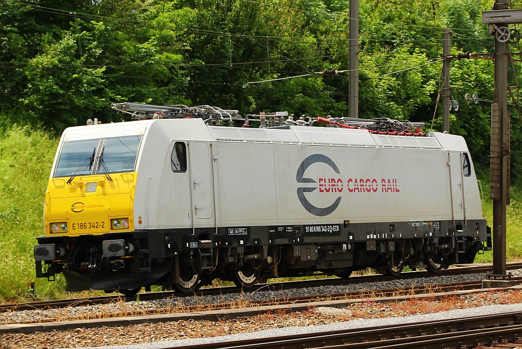 Euro Cargo Rail 186 342-2 beim Systemwechselhalt im Hbf Basel SBB. 01.06.12