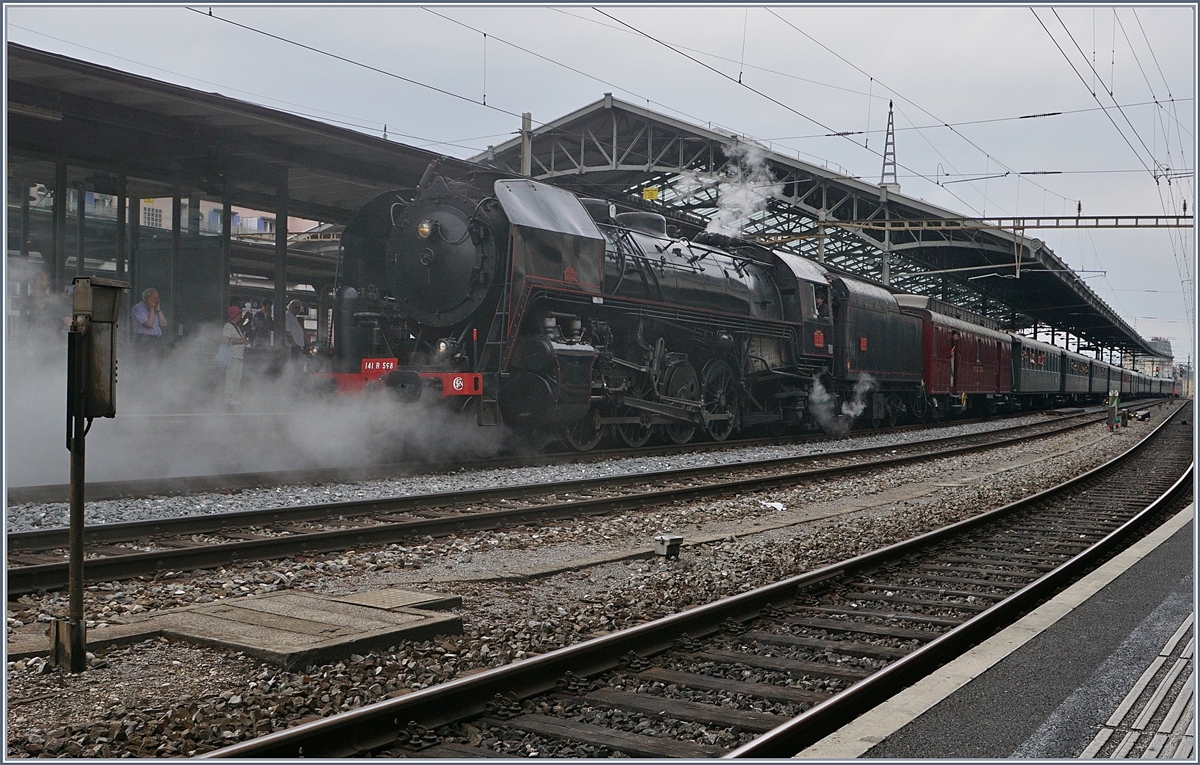 Fernverkehr in Frankreich gestern und heute: Das Bild zeigt einen in Lausanne ankommenden Schnellzug geführt von der SNCF 141 R 568, die heute in der Schweiz beheimatet ist und der L'Association 141R568 gehört.
29. April 2016