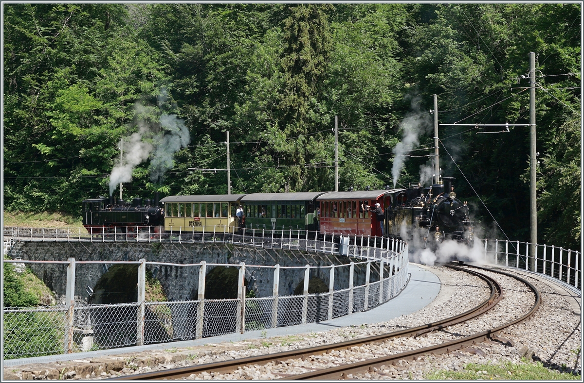  Festival Suisse de la Vapeur 2022 / Schweizer Dampffestival 2022  der Blonay-Chamby Bahn: Die G 2x 2/2 105 und die HG 3/4 sind auf dem Weg nach Blonay und überqueren den Baye de Clarens Viadukt. Es ist der erste  planmässige  Einsatz der HG 3/4 3 nach der Revision in Meinigen. 

4. Juni 2022