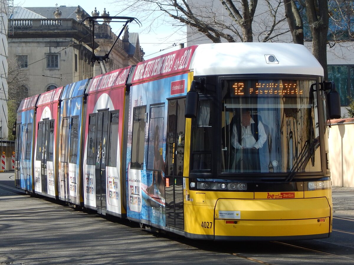 Flexity Nr. 4027 der BVG in Berlin.