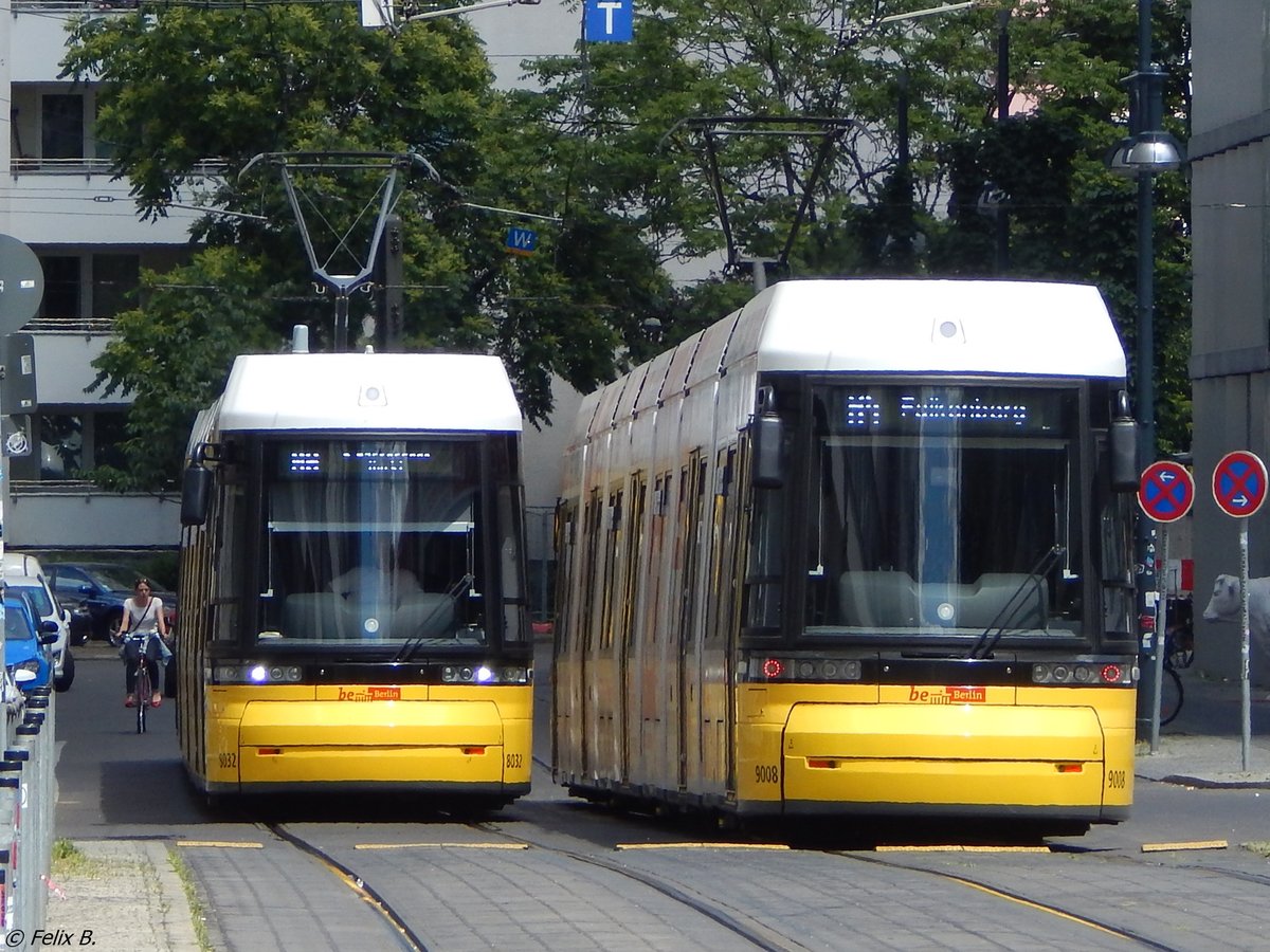Flexity Nr. 8032 & 9008 der BVG in Berlin.