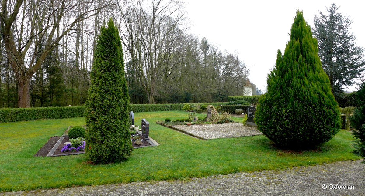 Friedhof in Wettendorf, Landkreis Gifhorn. Das Dorf wurde erstmals in 1331 urkundlich erwähnt als Wetendhorpe.