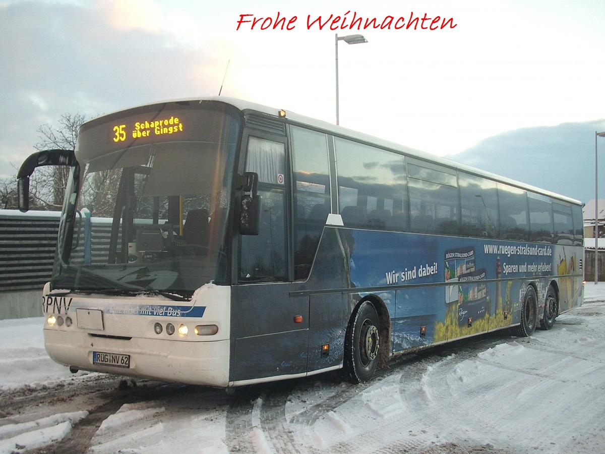 Frohe Weihnachten! 
Neoplan Euroliner der RPNV in Bergen (2012)
Leider ist es auf Rgen total verregnet, seit Tagen.