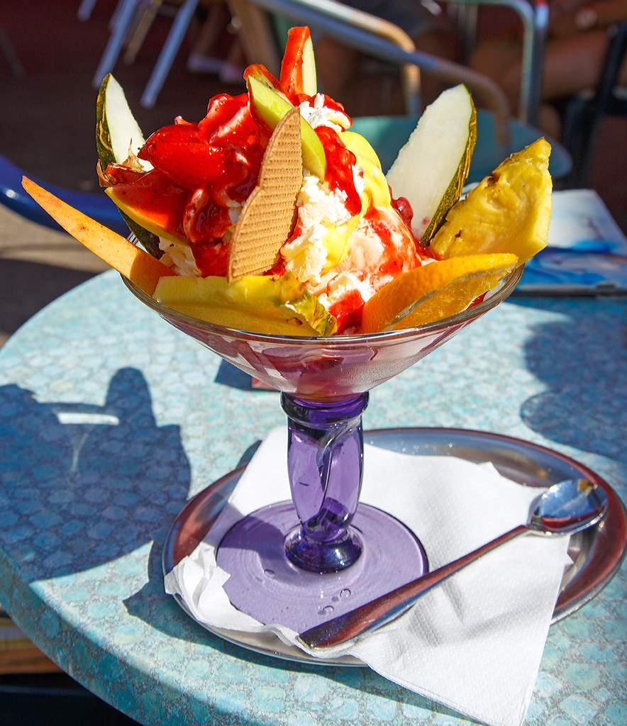 
 Frühling  und das im Hochsommer, Frühling hieß der Eisbecher der uns 30.08.2015 in Betzdorf sehr gut geschmeckt hat.