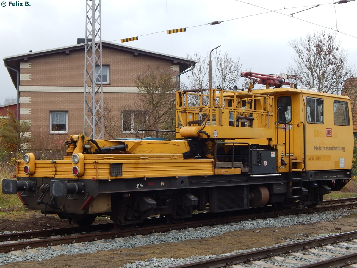 FUM 801 - MTW 1 der DB Netz in Lancken am 20.11.2014 