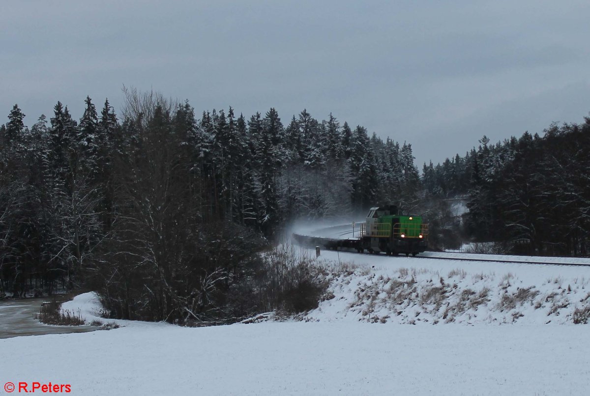 G1700.02 zieht ein leeren Containerzug von Hof nach Wiesau bei Oberteich. 07.01.21