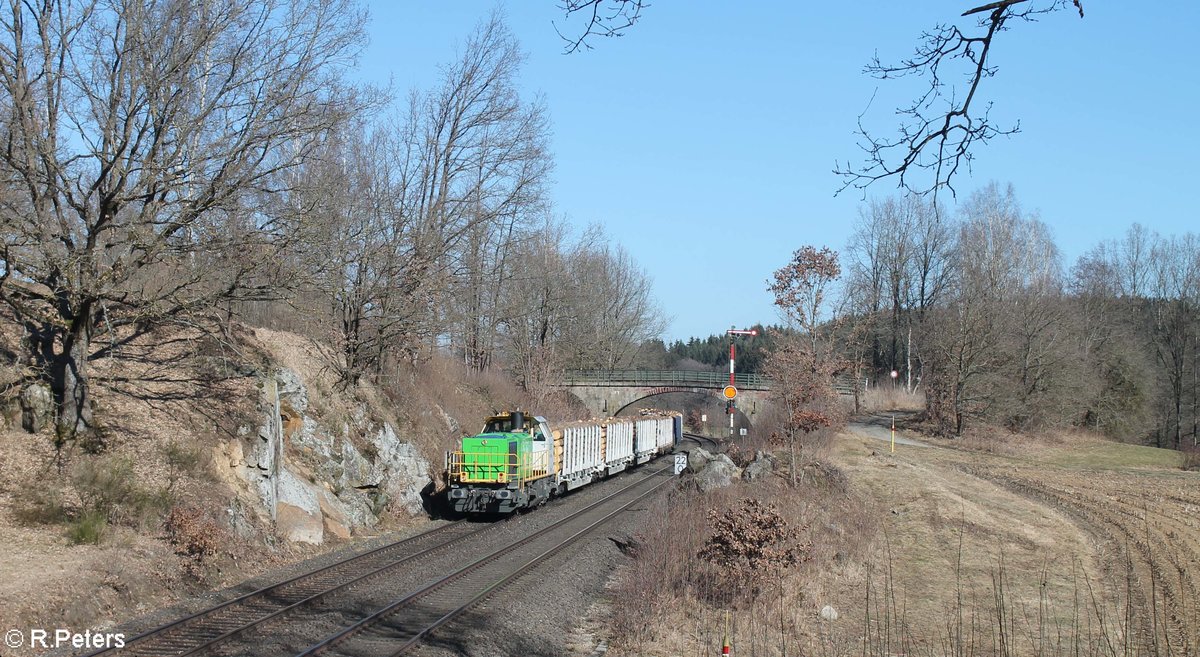 G1700.03 mit dem 45392 1800T Holzzug Cheb - Regensburg bei Reuth bei Erbendorf. 28.02.21