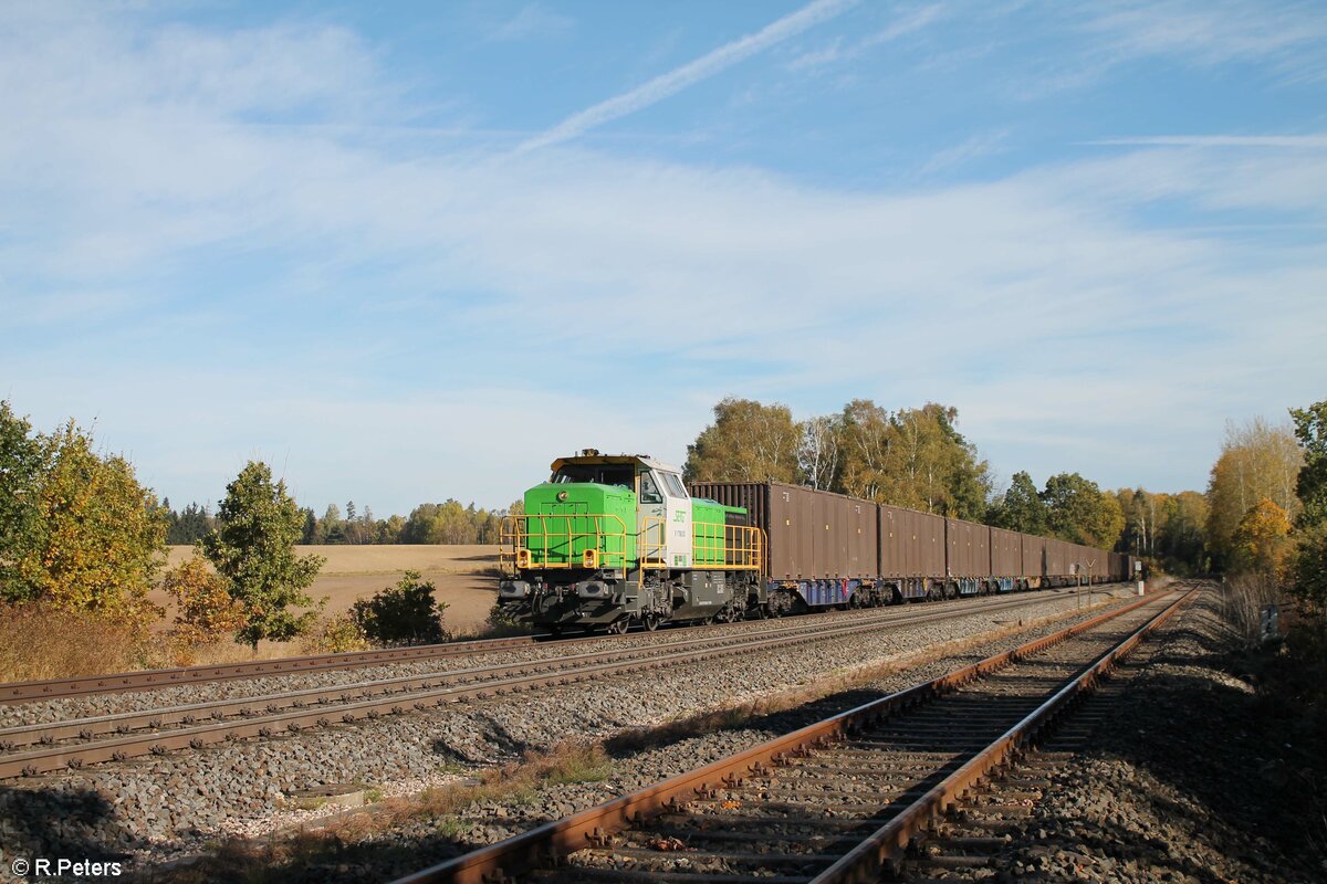 G1700.03 mit dem Hackschnitzelzug kurz vorm Ziel Wiesau. 20.10.21