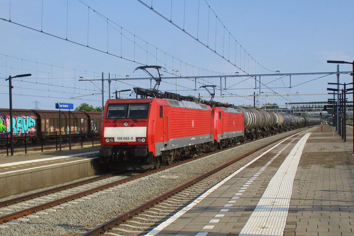 GATX-Kesselwagenzug mit 189 083 durchfahrt am 19 Juli 2018 Lage Zwaluwe.
