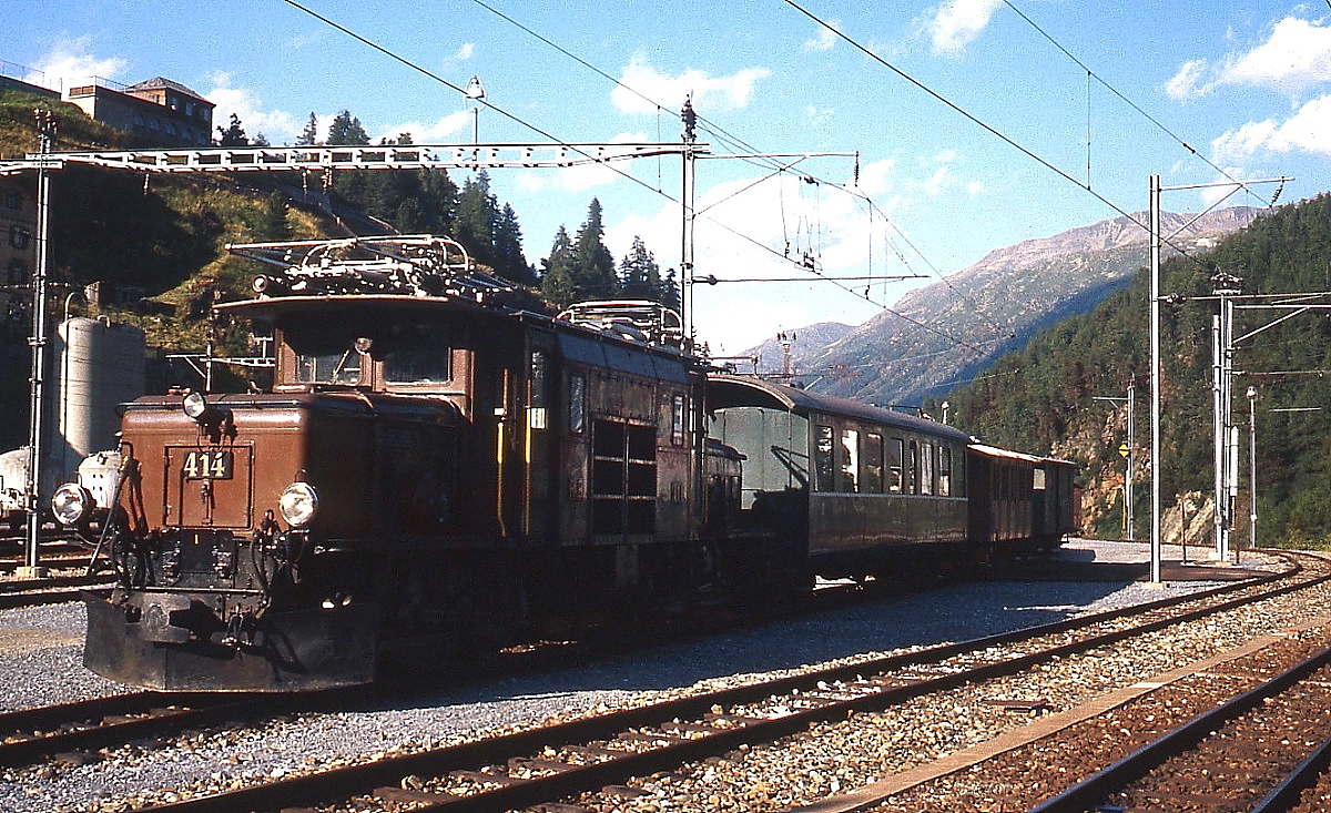 Ge 6/6 I 414 Mitte der 1970er Jahre in St. Moritz (Foto: Gerda Lüdicke)
