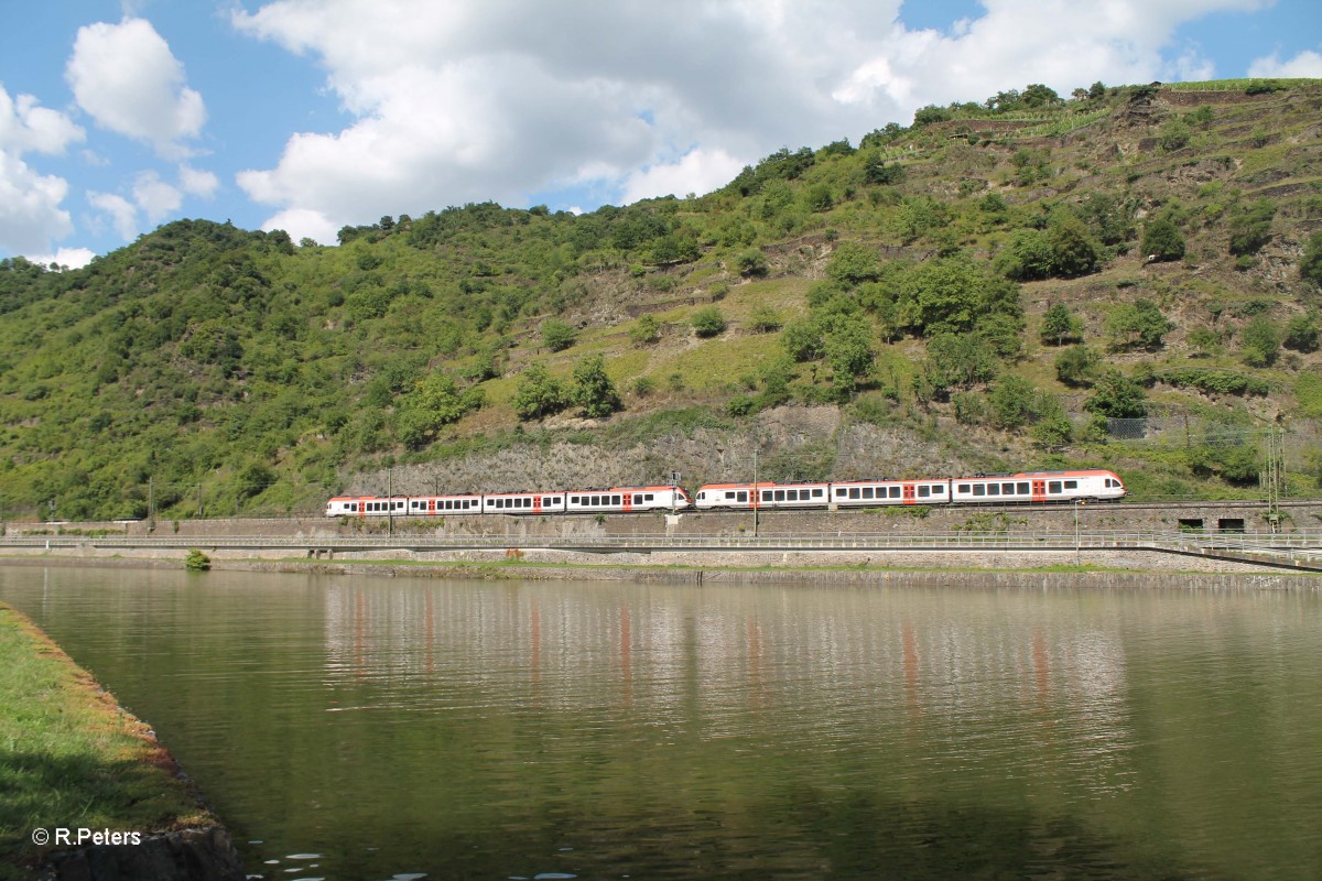 Gleich erreichen Zwei Vias von Frankfurt/Main - Neuwied den Bahnhof St. Goarshausen. 16.07.14