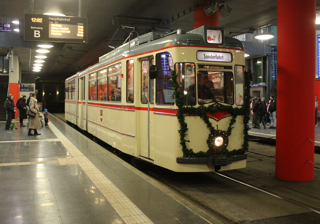 Gotha Wagen 1 stand am 21.12.2025 im Rostocker Hbf(Tief)