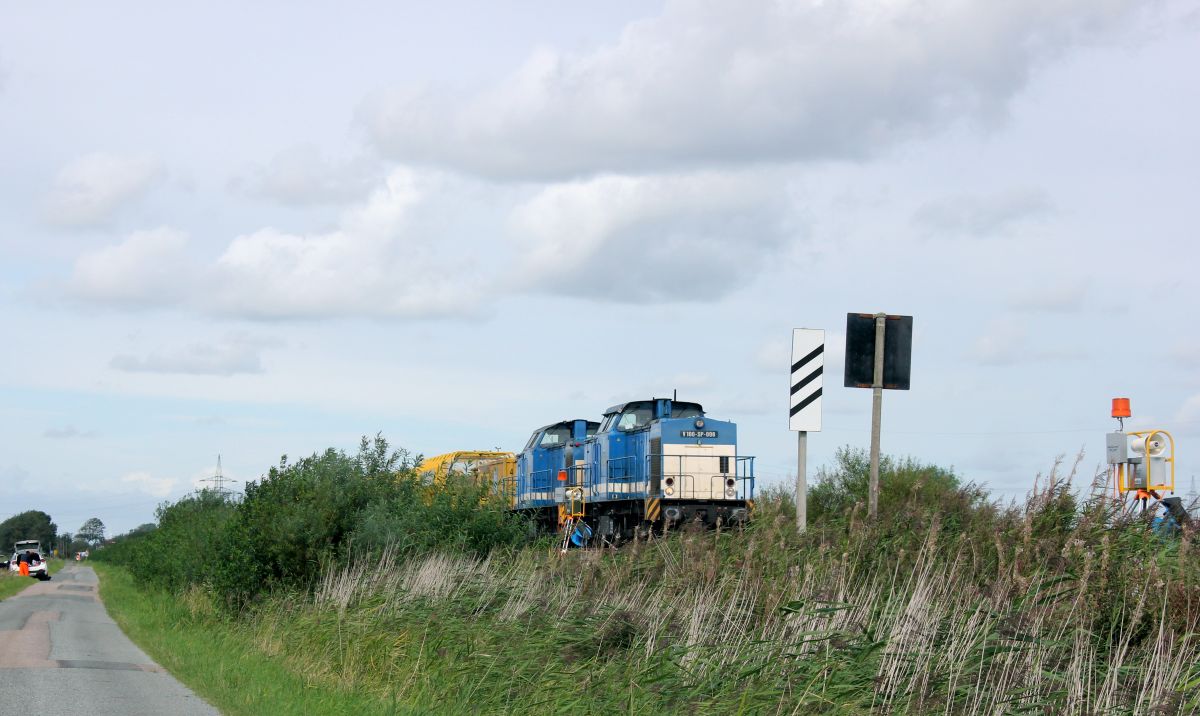 Gut versteckt Spitzke V100-SP-008(1203 128-4) und V100-SP 006(2203 006-6) mit langer MFS100 Einheit. Stedesand 01.09.2019