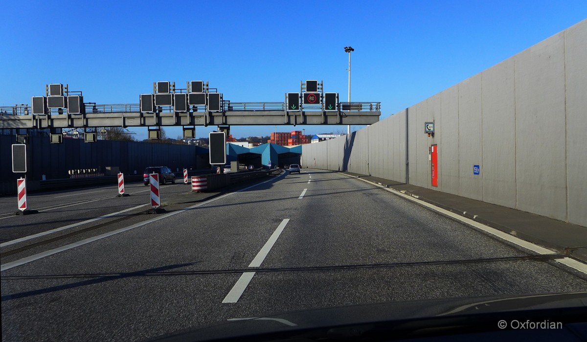 Hamburg - Einfahrt Südseite Elbtunnel.