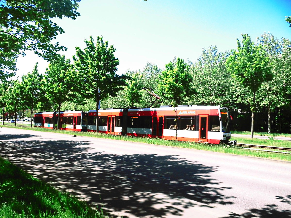 HAVAG Straenbahn unterwegs als Linie 9 mit ziel Hauptbahnhof zwichen den Haltestellen Zentrum Neustadt und An der Feuerwache am 8.5.18