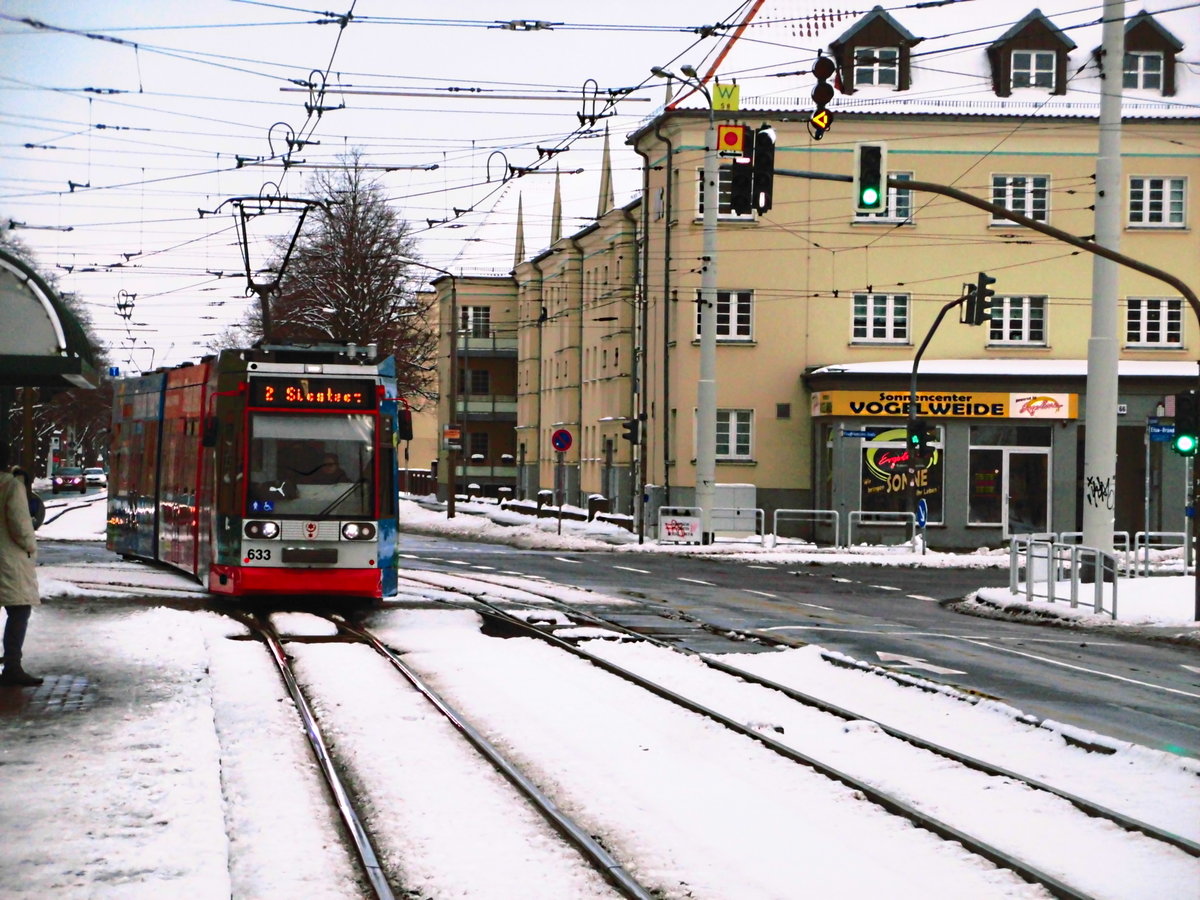 HAVAG Wagen 633 mit ziel Südstadt bei der einfahrt in die Haltestelle Vogelweide am 20.3.18