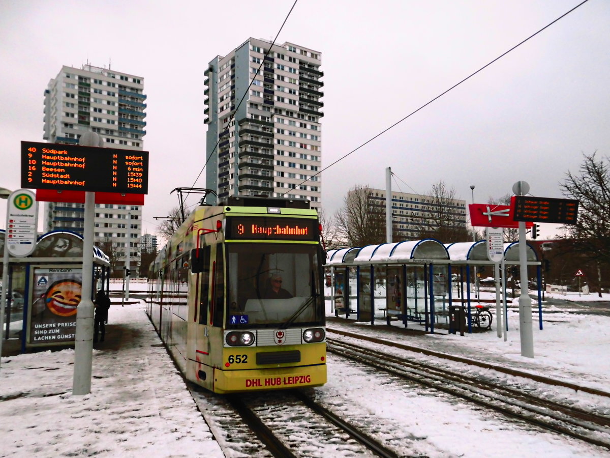 HAVAG Wagen 652 mit ziel Hauptbahnhof an der Haltestelle Rennbahnkreuz am 20.3.18