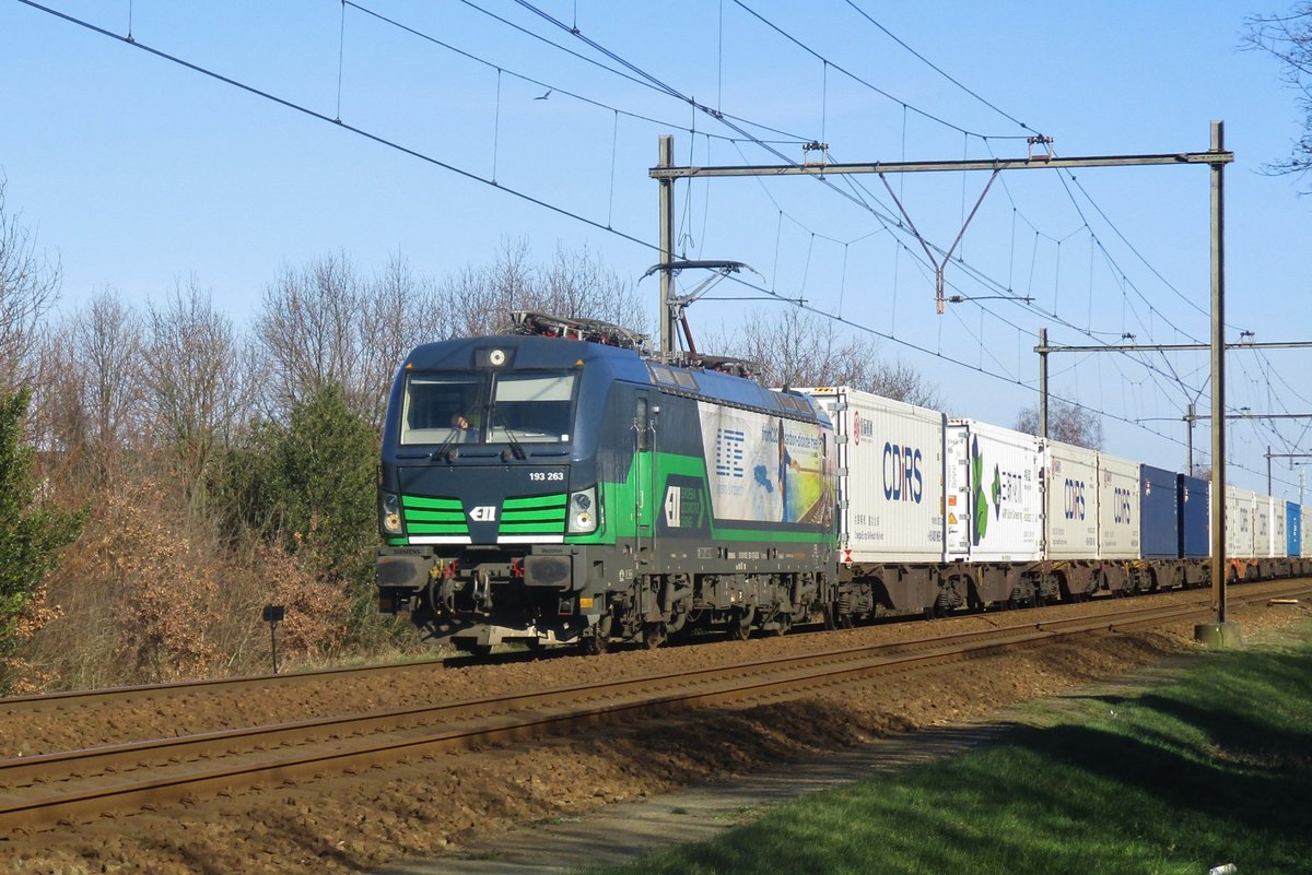 Heimspiel fr der Fotograf mit LTE 103 263 und der Rzepin-Shuttle durch Wijchen am 25 Februar 2018.