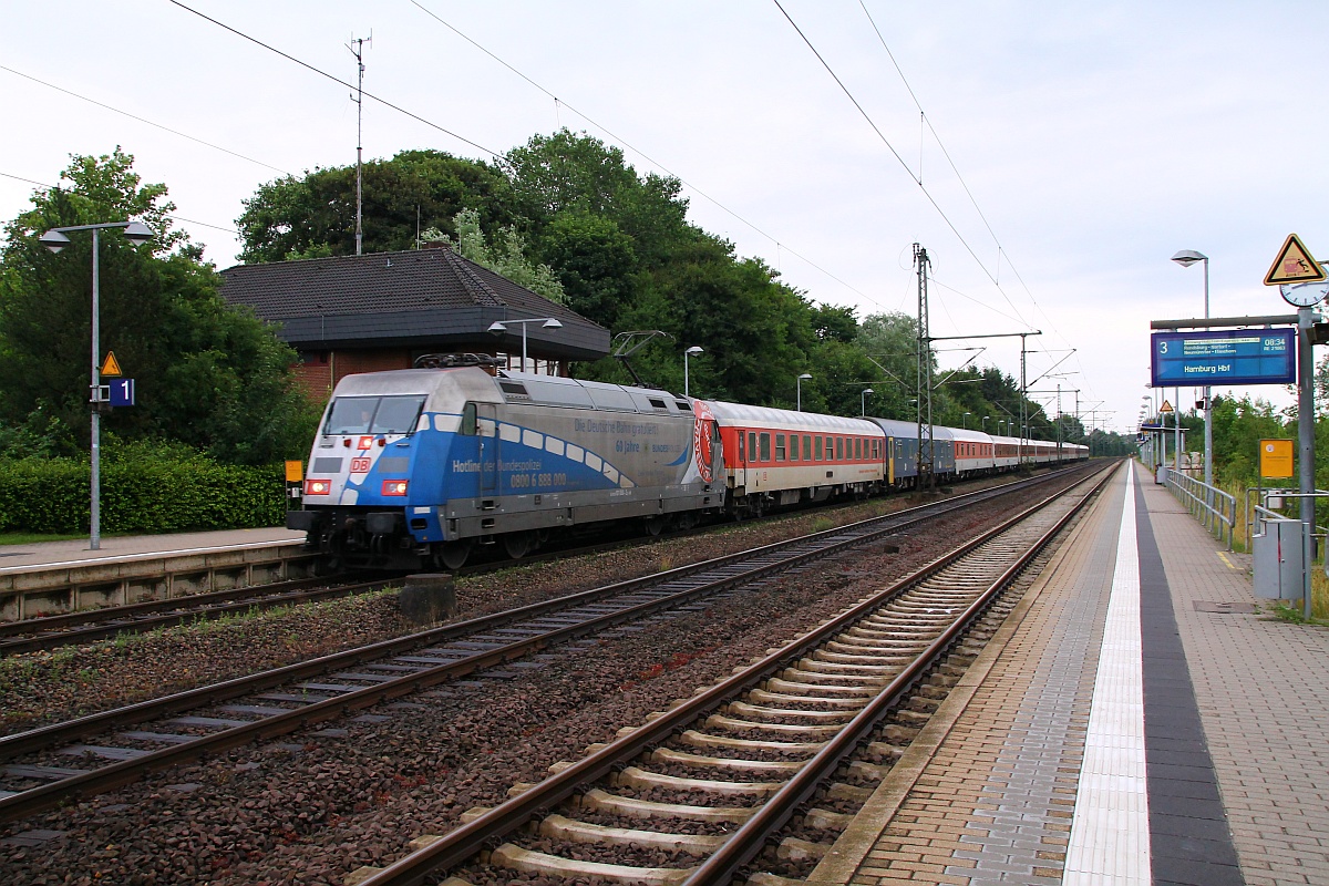 Heute morgen um kurz nach acht konnte in Schleswig Dank Vormeldung die DB 101 060-2  BuPo  mit dem CN(L)472 nach Flensburg festgehalten werden. 14.07.2014